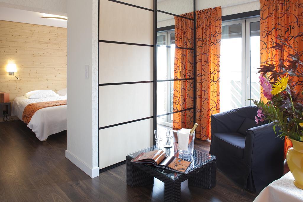 Logis Hotel Clair Matin Le Chambon-sur-Lignon Eksteriør billede